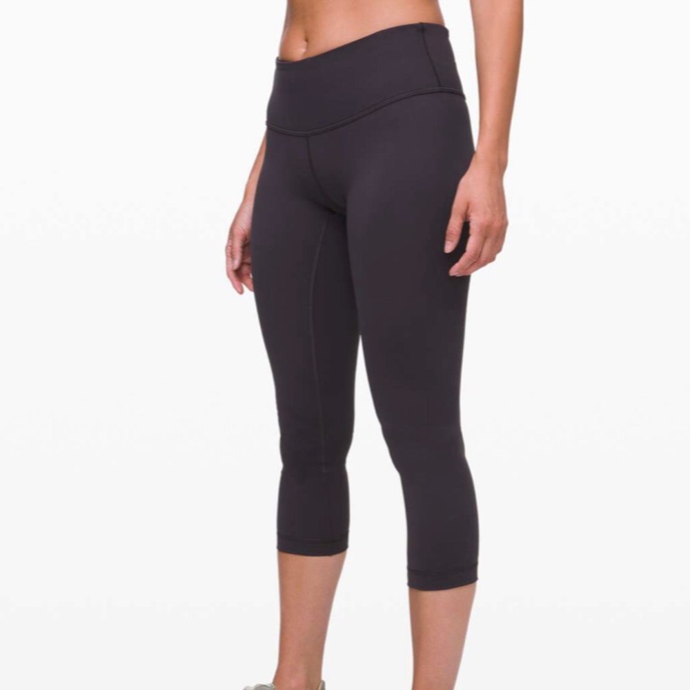 Black and purple Lululemon leggings